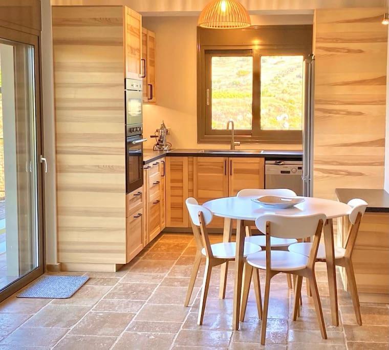Appartamento Summer House With A Pool Near Sea, Port & Airport Rafína Esterno foto