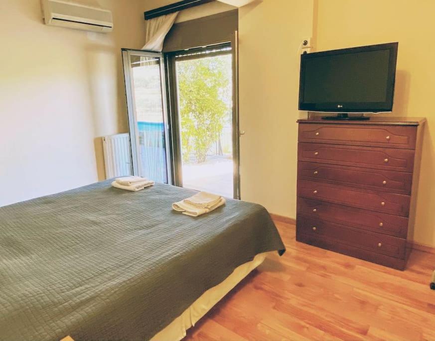 Appartamento Summer House With A Pool Near Sea, Port & Airport Rafína Esterno foto