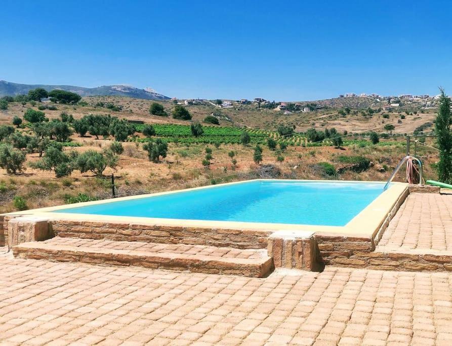 Appartamento Summer House With A Pool Near Sea, Port & Airport Rafína Esterno foto
