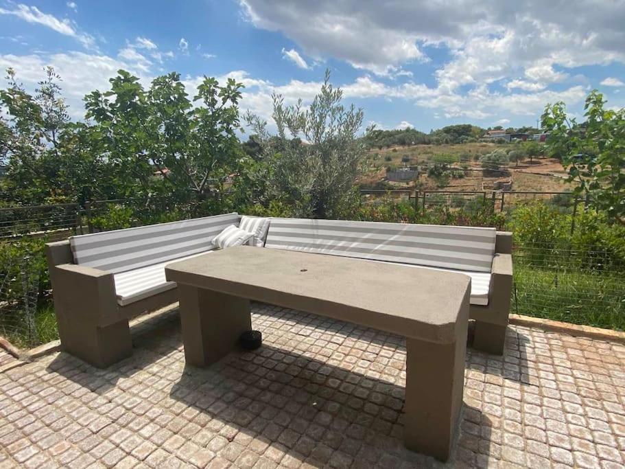 Appartamento Summer House With A Pool Near Sea, Port & Airport Rafína Esterno foto